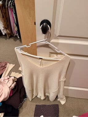 Cream V-Neck Ribbed Sweater - Women's Lightweight Knit